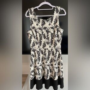 Le Lis Mod Textured Knit Dress